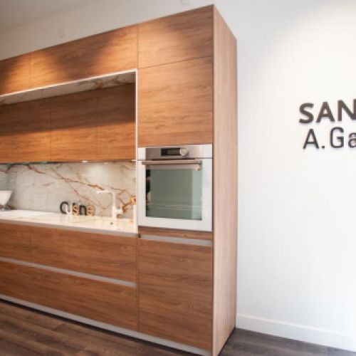 Vista de frontal de una de nuestra cocinas de la exposición