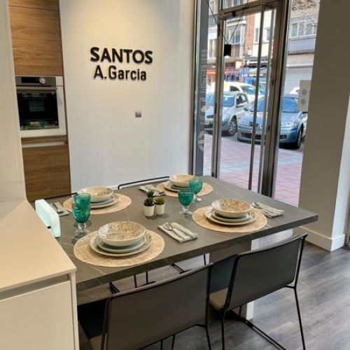 Mesa y sillas de cocina