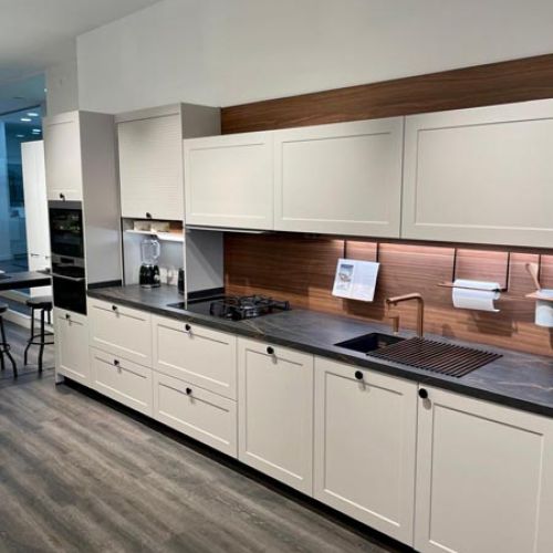 Cocina de madera rústica blanca