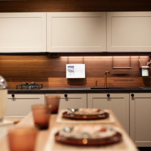 Cocina de madera rústica blanca